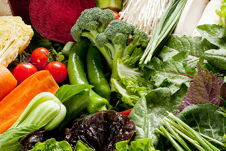 Salad manufacturing technology that enhances vegetable freshness